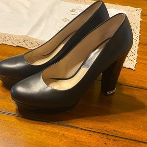 Michael Kors pump